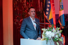 1_IMG-a8ed941a72a0acbe7e6b828a775fa328-V